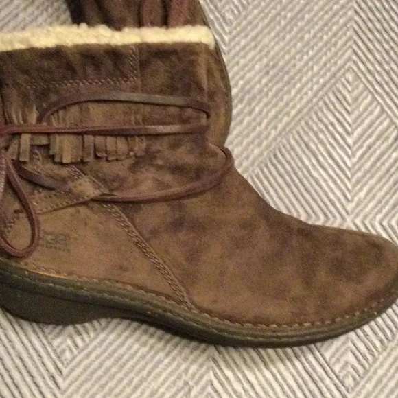 UGG size 8 brown suede boots for women - Picture 10 of 10